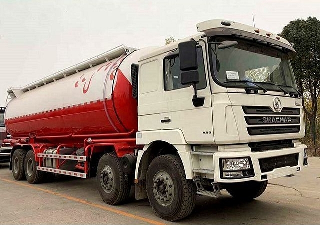 Powder Tanker Truck (2).jpg