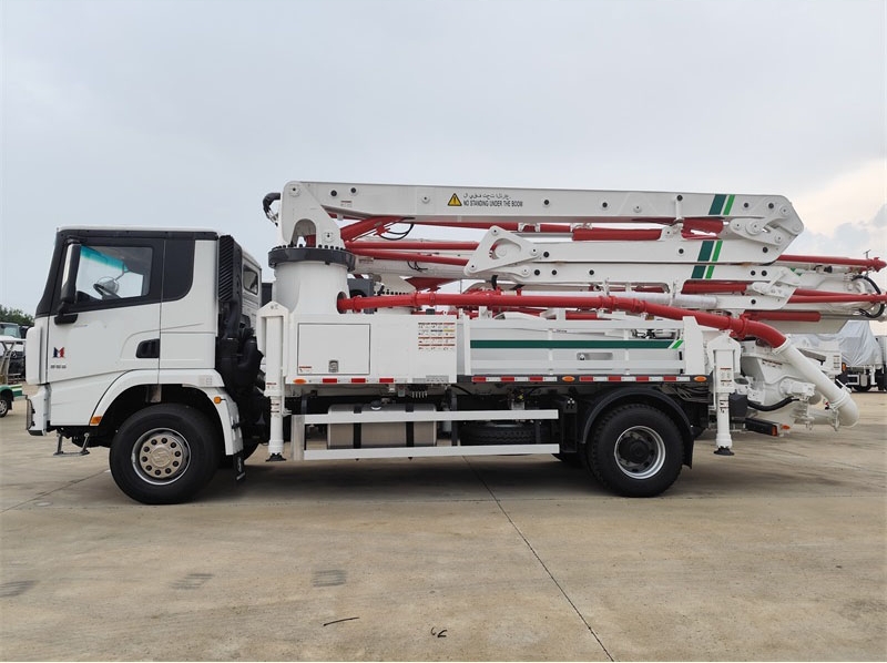 Concrete Pump Truck (3).jpg