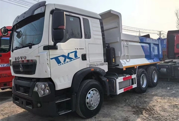 HOWO Dump Truck (3).jpg